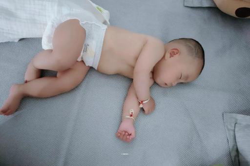 临夏宝宝老打喷嚏怎么办